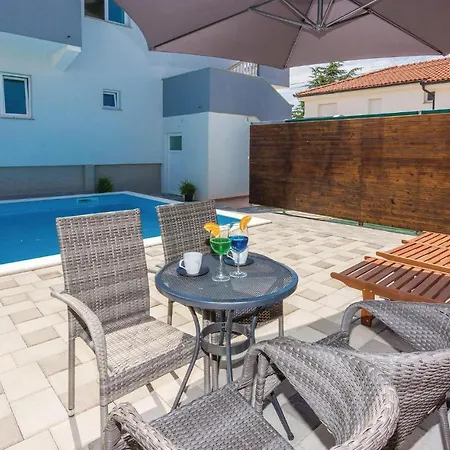 Hébergement de vacances Nice In Sveti Petar With House Sea View *